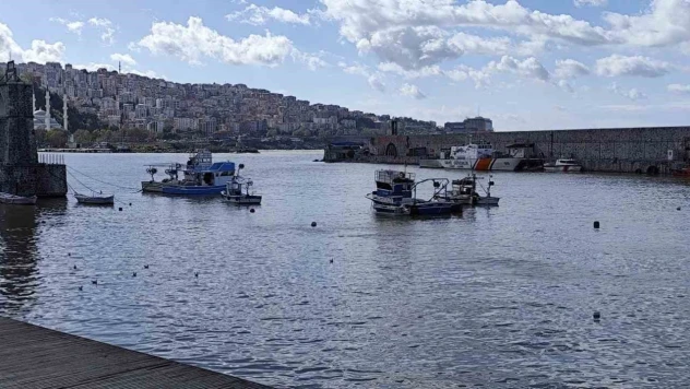 Zonguldak Limanı Sarı Renge Boyandı