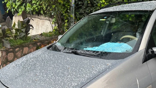 Zonguldak'ta Ceviz Büyüklüğünde Dolu Yağdı