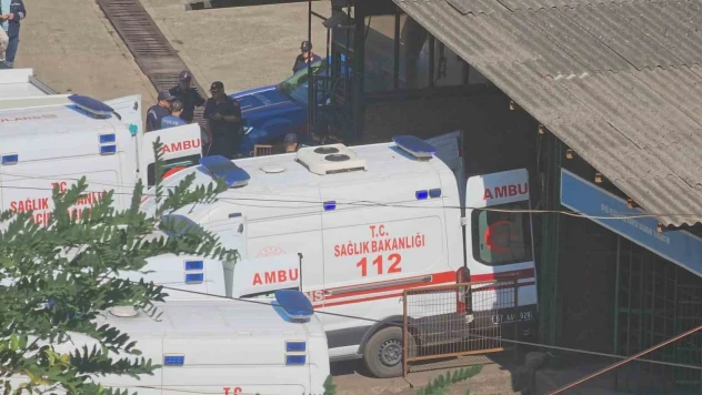 Göçük Altında Kalan 5 Madenciden 4'ü Kurtarıldı