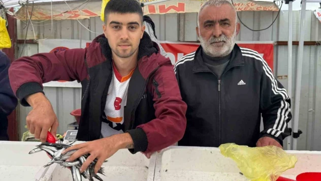 Zonguldak'ta Hamsinin Fiyatı 100 Liraya Düştü