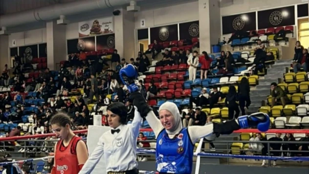 Zonguldaklı Sporcu Muay-Tai Yarışmasında Birinci Oldu