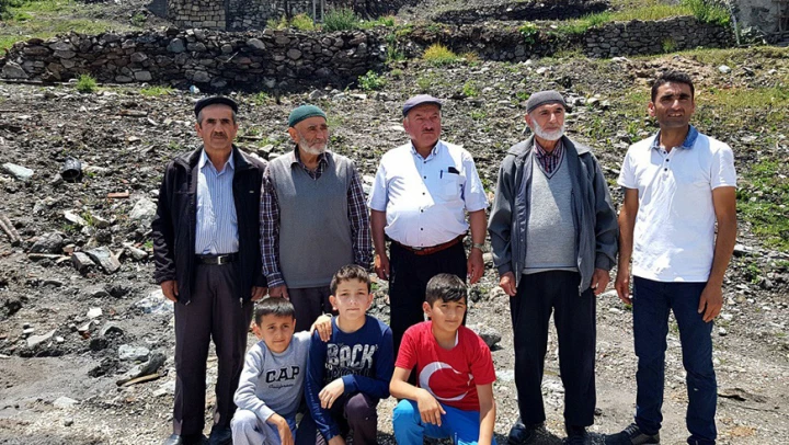 8 evin yandığı köyde vatandaşlar dertli