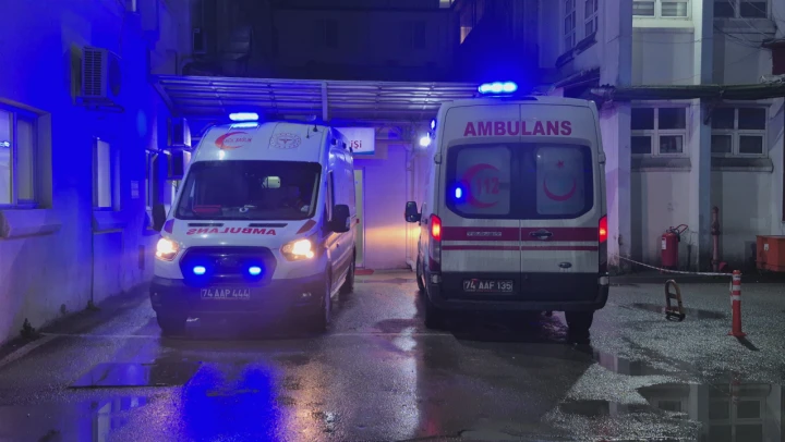 11 Kişi Yemekten Zehirlendi