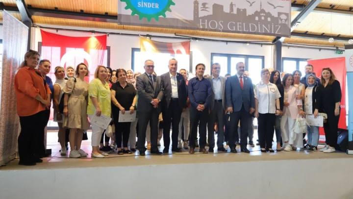 140 kursiyer düzenlenen törenle belgelerini aldı