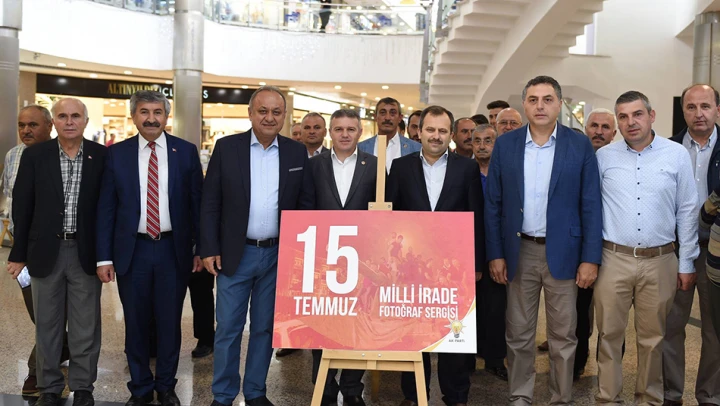 AK Parti Teşkilatına plaket yağmuru