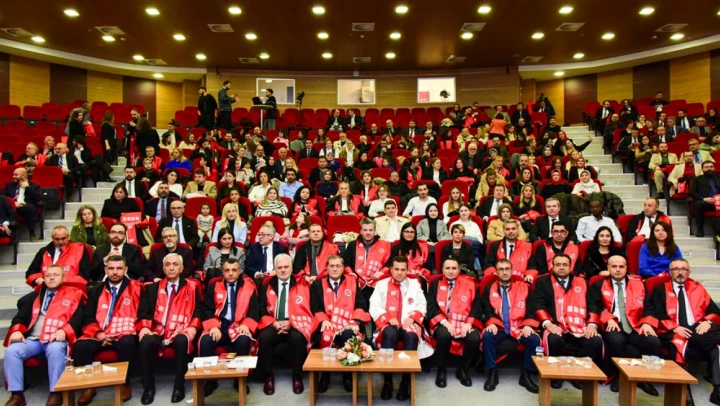 Akademik Cübbe Giyme Töreni Gerçekleştirildi