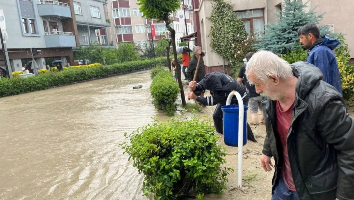 Amasra sular altında kaldı