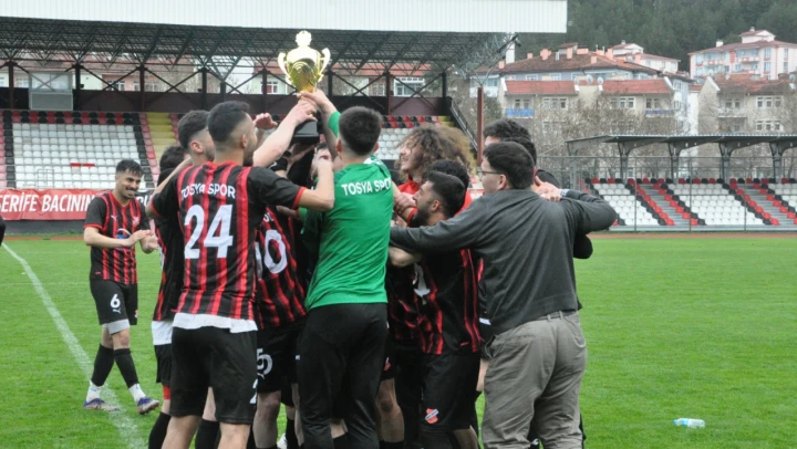 Amatör küme şampiyonu Tosyaspor'a kupası verildi