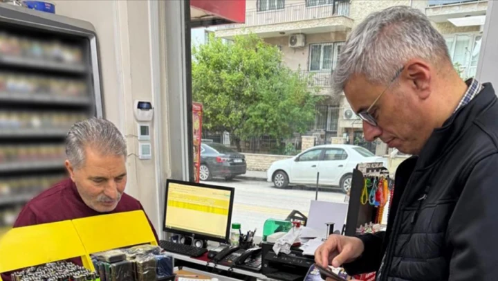 Bakan Memişoğlu 'Boykot' Çağrıları Sonrası Alışveriş Yaptı