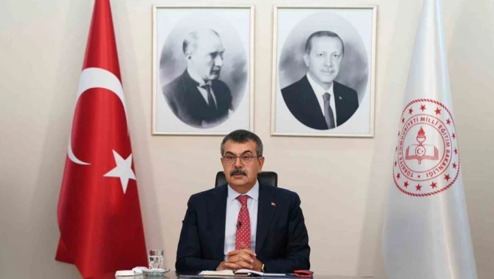 Bakan Tekin öğretmenlere yönelik şiddeti kınadı