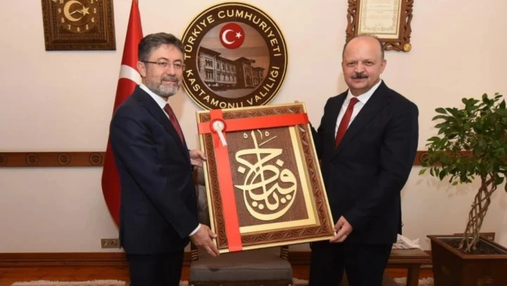 Bakan Yumaklı, Kastamonu'da ziyaretlerde bulundu