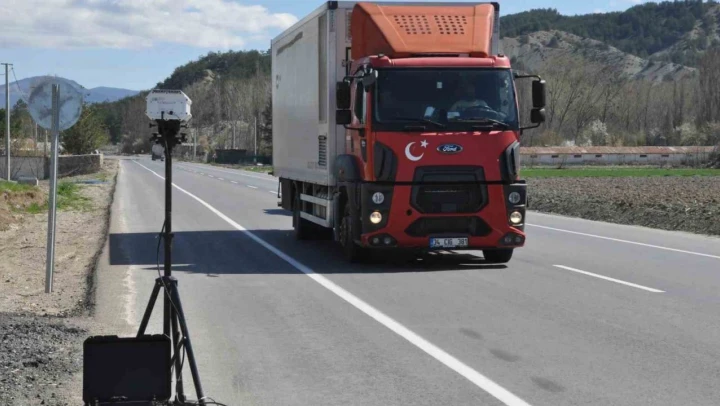Hız Yapan Sürücülere Geçit Yok