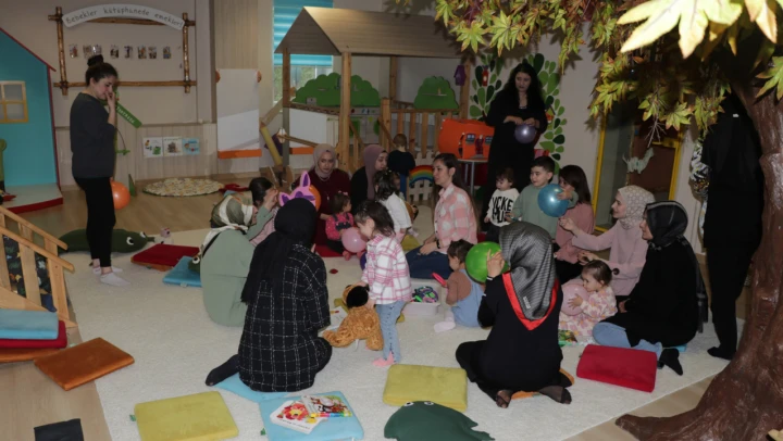 Bebekler için gelişim ve sosyalleşme kütüphanesi