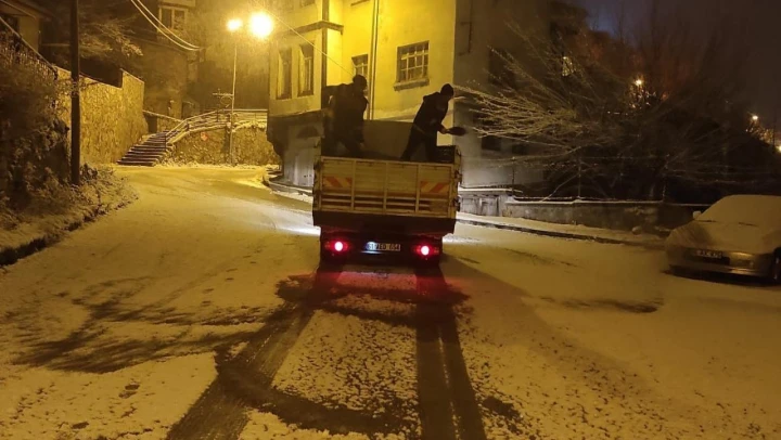 Belediye kar timleri sahada