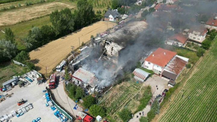 Bolu'daki Fabrika Yangını Kontrol Altına Alındı