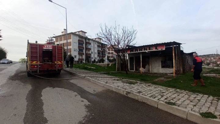 Boş Dükkanda Çıkan Yangın Korkuttu