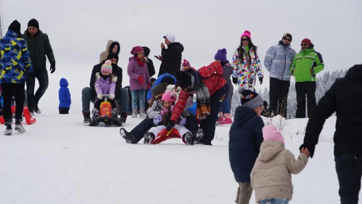 Çocuklar Ilgaz'da karın tadını çıkardı