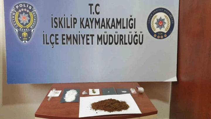 Çorum'da Uyuşturucuyla Yakalanan 2 Kişi Gözaltına Alındı