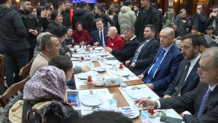 Cumhurbaşkanı Erdoğan, Vatandaşlarla Bir Araya Geldi
