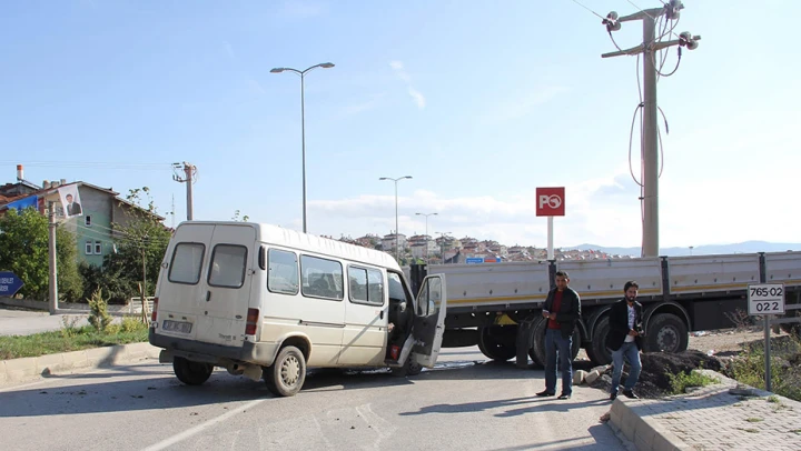 Devlet Hastanesi Kavşağı'nda kaza: 1 yaralı