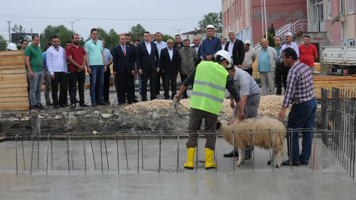 Devrekani'de yeni ortaokulun temeli atıldı
