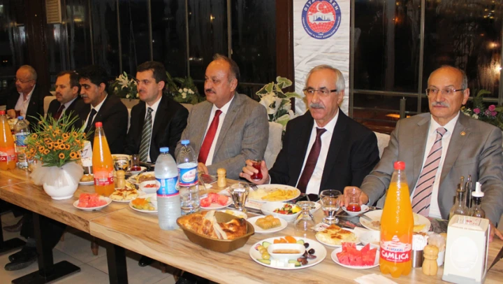 Diyanet Sen üyeleri iftarda buluştu