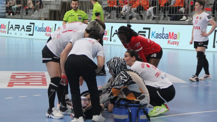 Emine Gökdemir sakatlandı