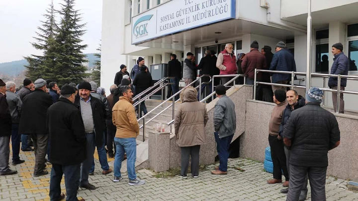 EYT müjdesi SGK önüne taşındı