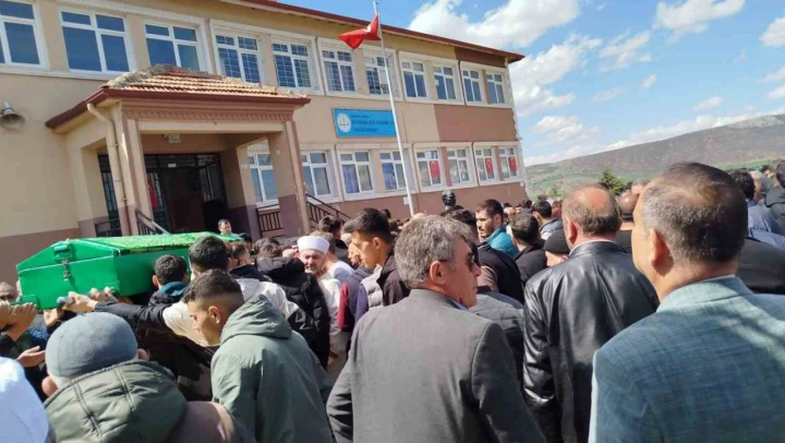 Son Yolculuğuna Uğurlandı