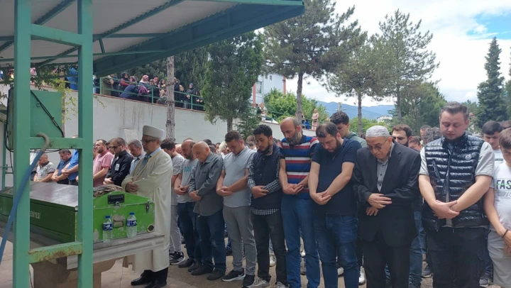 Gölette boğulan genç son yolculuğuna uğurlandı