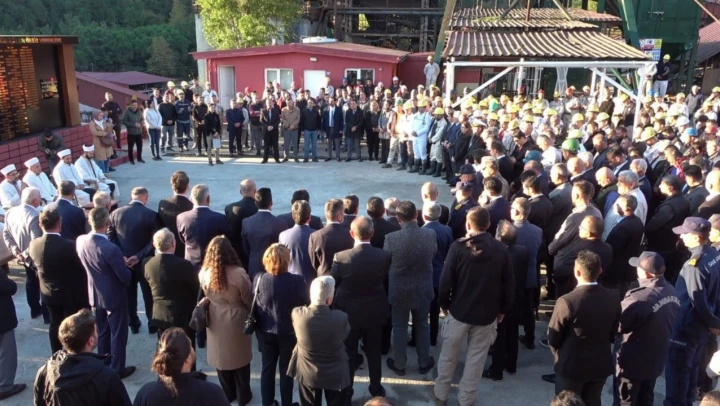 Grizu faciasında hayatını kaybeden 43 madenci dualarla anıldı