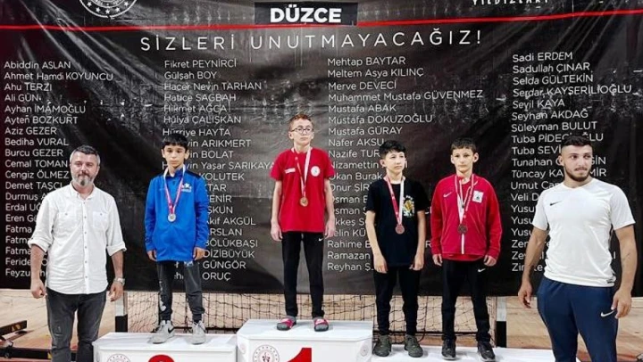 Güreşçilerimiz mindere çıktı