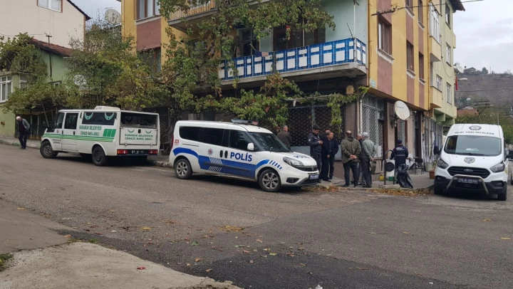 Haber Alınamayan İşçi Emeklisi Evinde Ölü Bulundu