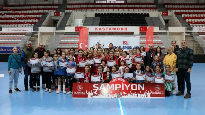 Hentbolda Şampiyonlar Belli Oldu