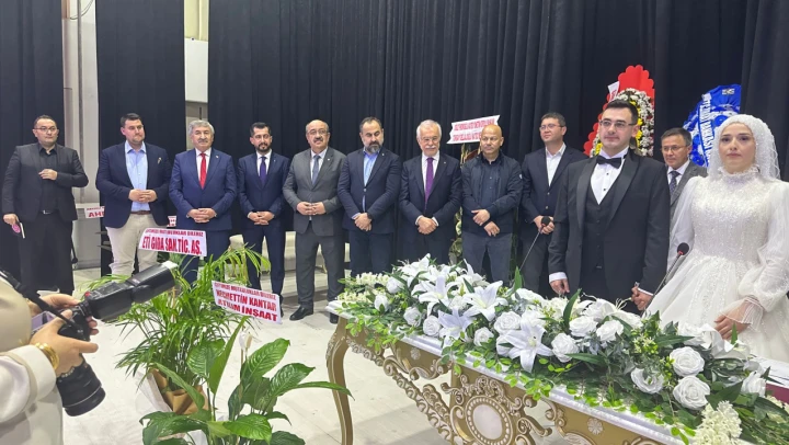 Kaan İle Büşra Refika Evlendi