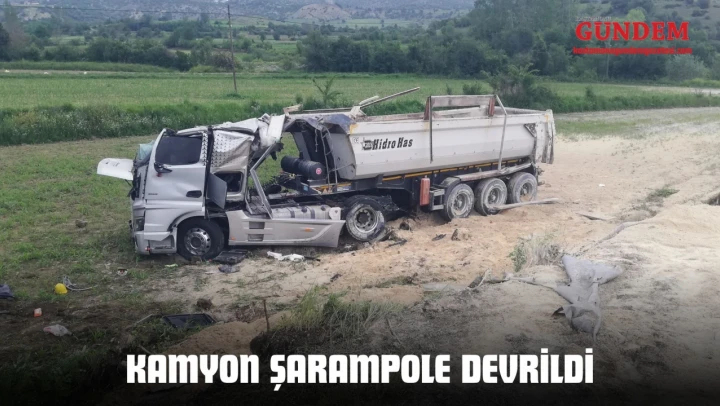 Kamyon Şarampole Devrildi