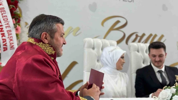 Karabük Belediyesi Evliliğe Adım Atan Gençlere Desteğini Sürdürüyor