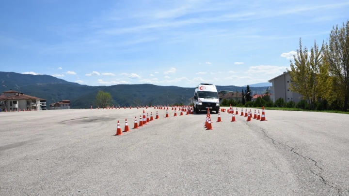 Karabük'te ambulans sürüş teknikleri dersi