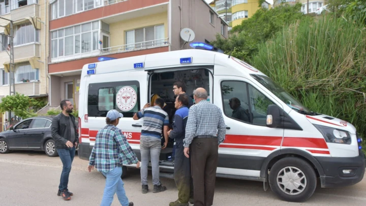 Kasisten geçerken devrilen motosikletin sürücüsü yaralandı
