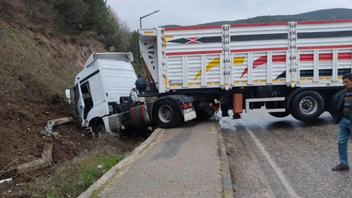 Kastamonu Araç'ta TIR kazası