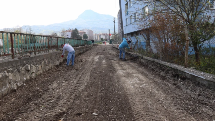 Kastamonu Cide'de yol genişletme çalışması yapılıyor