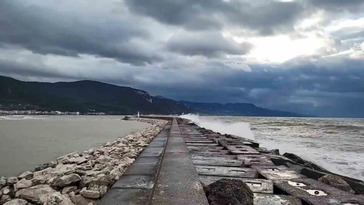 Kastamonu Sahillerinde Fırtına Etkisi!