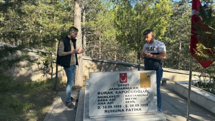 Kastamonu'da Ramazan Bayramı Dolayısıyla Şehitlik Ziyaret Edildi