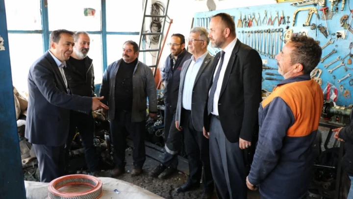 Kastamonu Milletvekili Adayı Baltacı'dan gönderme: '8 senedir bir çivi çakamadılar'