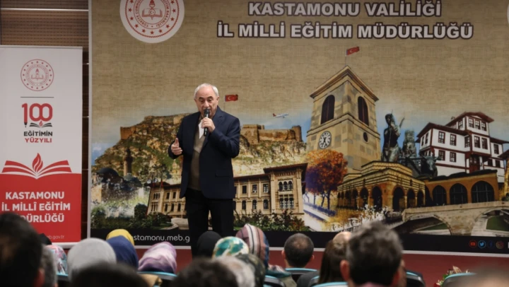 Kastamonu Öğretmen Akademileri, Şair ve Yazar Nurullah Genç'i Ağırladı