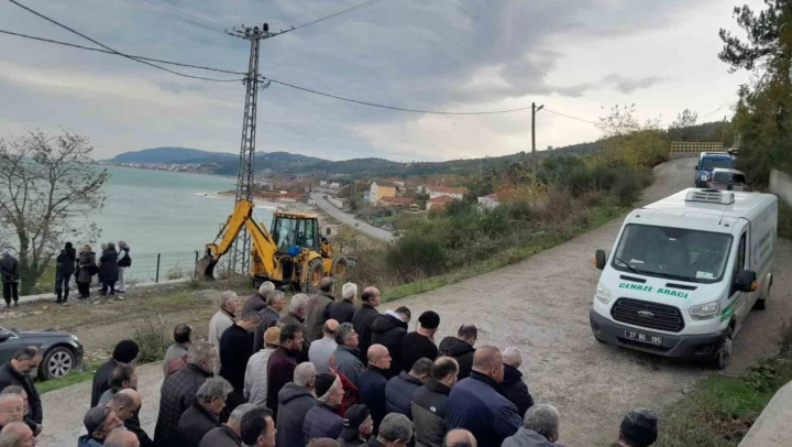 Kastamonu'daki Kazada Hayatını Kaybeden Demiral, Sinop'ta Toprağa Verildi
