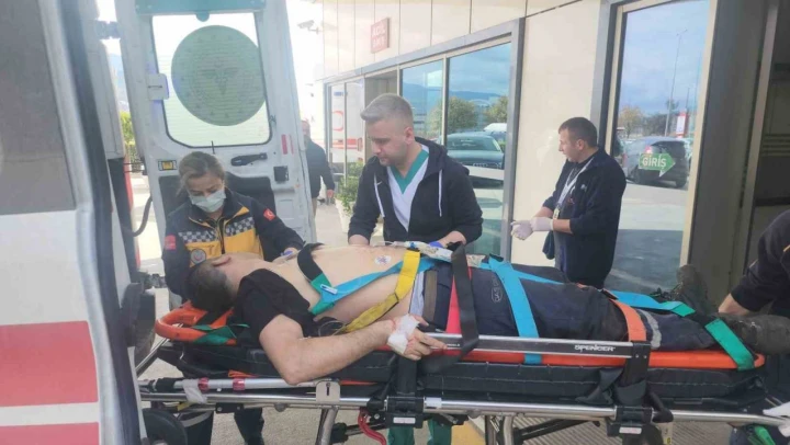 Kolunu Merdanaye Kaptıran İşçi Ağır Yaralandı