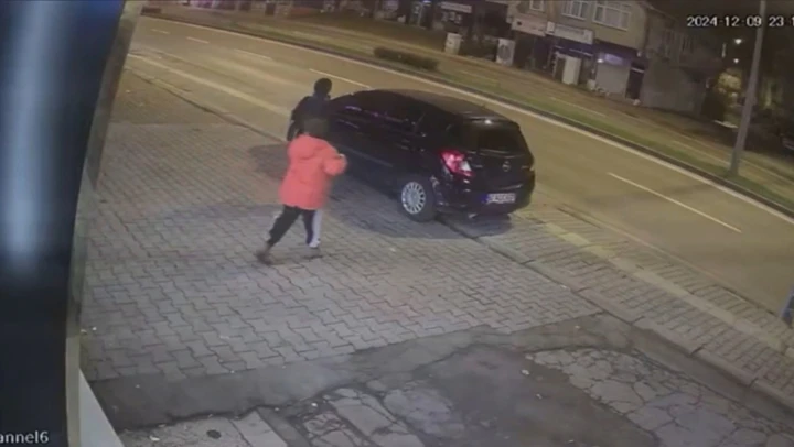 Kontrolden Çıkan Otomobil İki Araca Çarptı