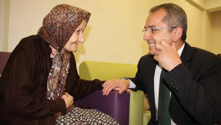 90'lık nineye Kaymakamdan ziyaret