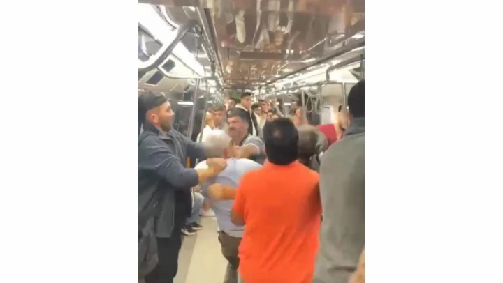 Metroda 'Tükürük' Kavgası